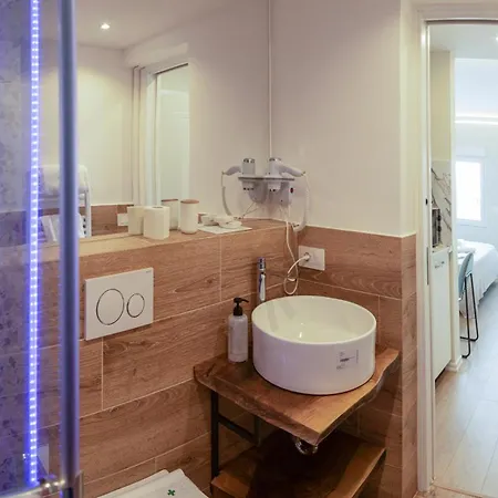 Centro Balcony Gasthof