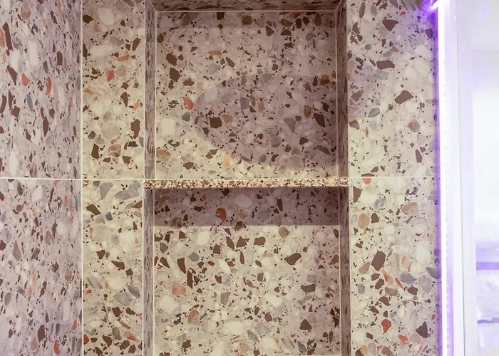 Centro Balcony Pensionat Tirana